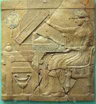 Uno dei Pinakes raffiguranti Persefone conservato al Museo Nazionale della Magna Grecia di Reggio Calabria